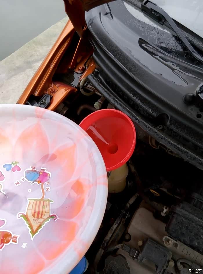 遇冒牌防冻液自己动手成功更换奔奔mini防冻液