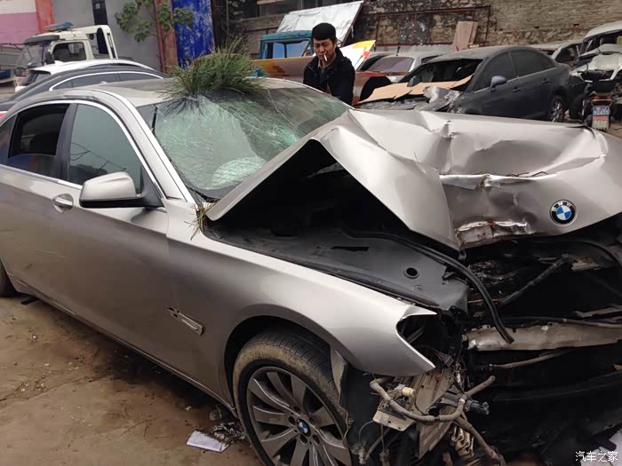 【图】740撞树上了,懂的可以估下修理费吗?_宝马7系论坛_汽车之家论坛