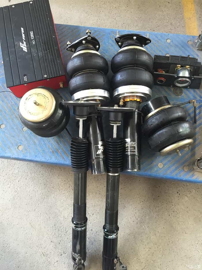 出福克斯马三用的af气动减震一套!