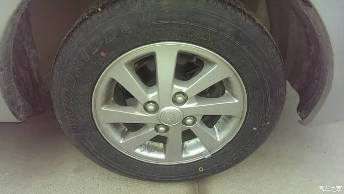 夏利n5轮胎问题