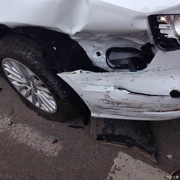 停着被撞._奥迪a3论坛_汽车之家论坛