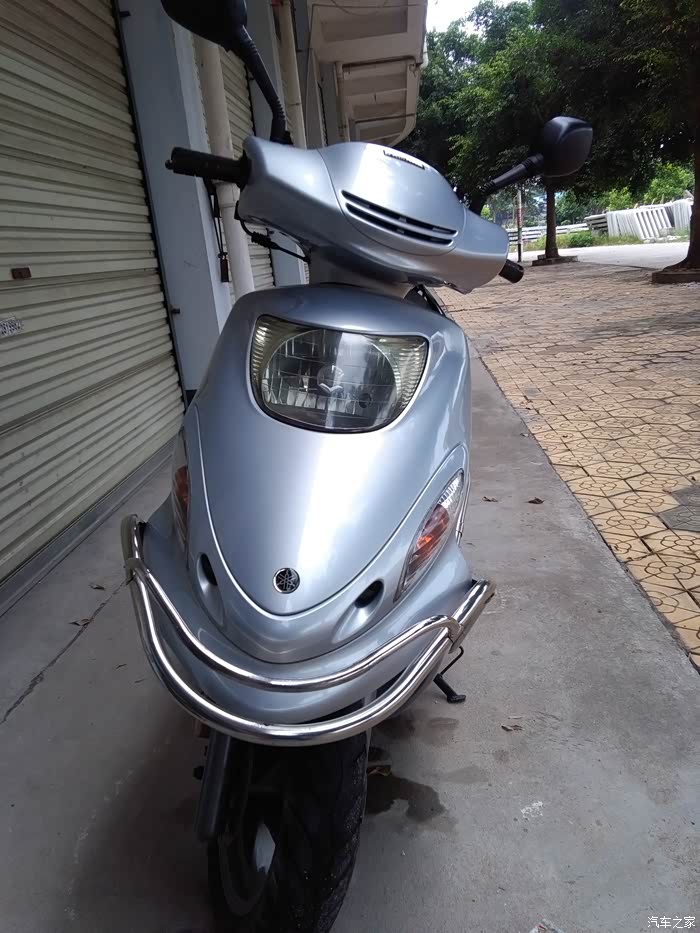 各位求鉴定爱车一辆02年雅马哈巡鹰125如出手还值多少钱