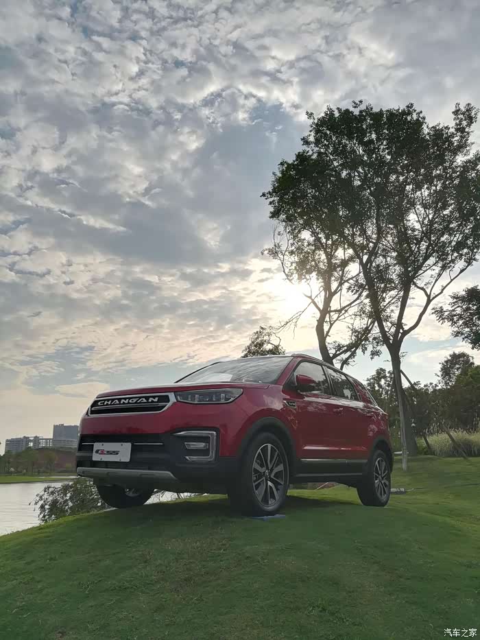 【四川长安家族】55野外展现它的知性美,内有靓丽车模,慎入!