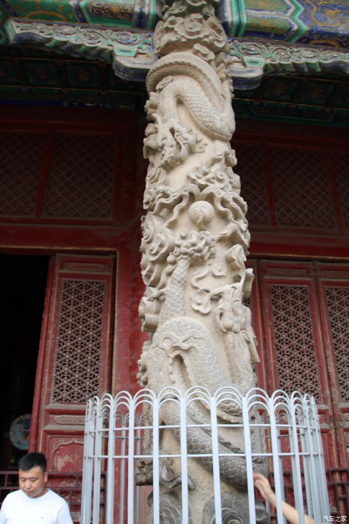 故宫的金丝楠木柱子图片