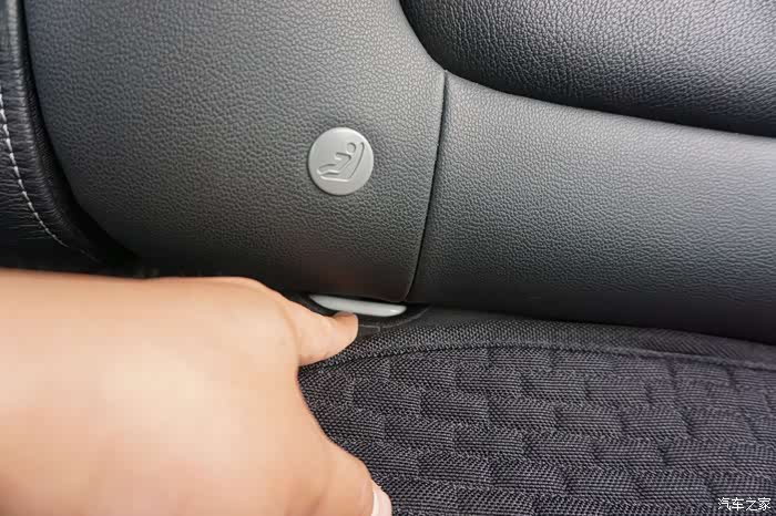 儿童安全座椅至臻品质新速腾尽享安全