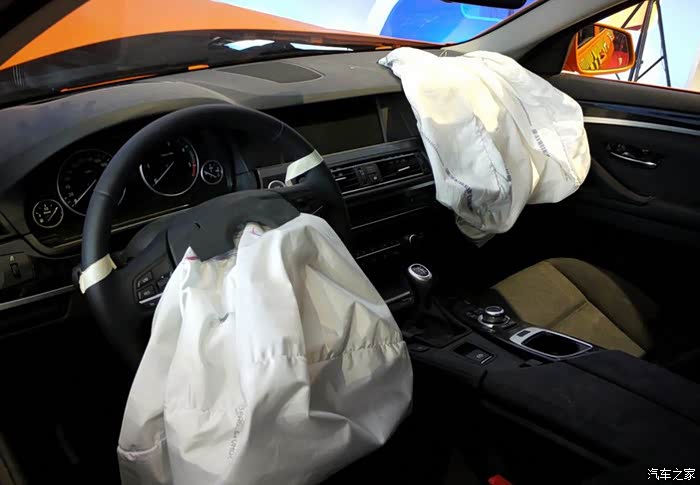 汽车安全装置智能安全气囊