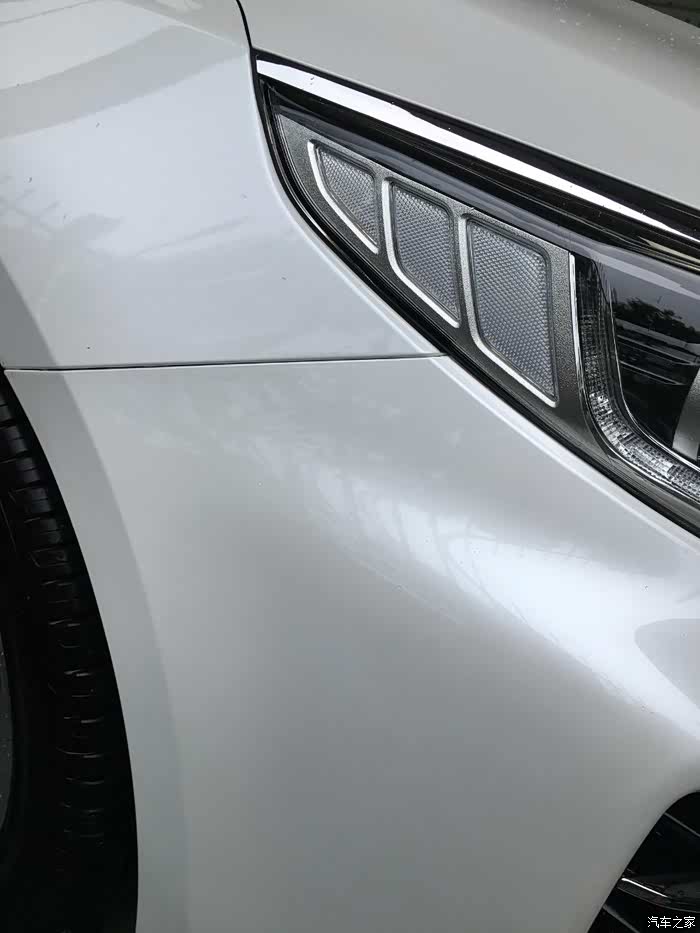 新提车几日借车人家首刮很不爽求问珍珠白补漆色差大吗