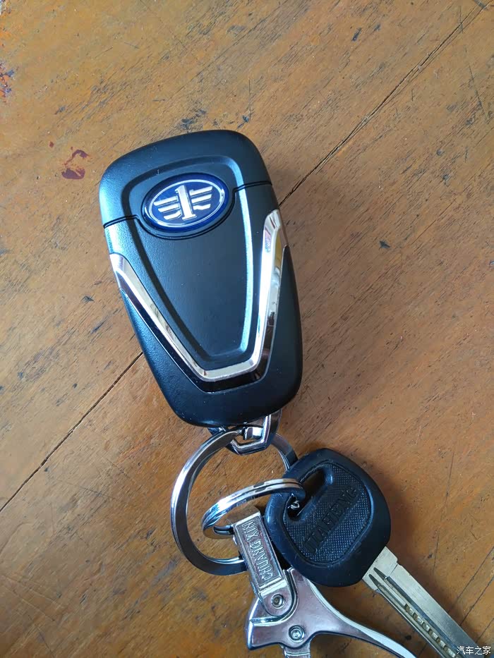 奔腾x80驾驶室漏水问题