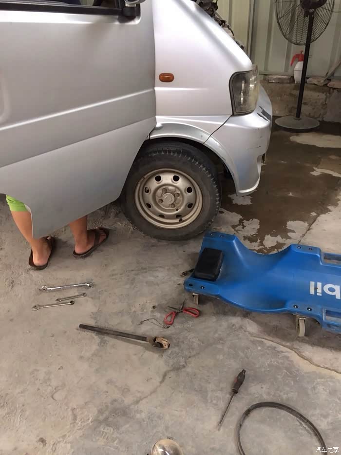 小7修车过段时间还要换前挡风玻璃