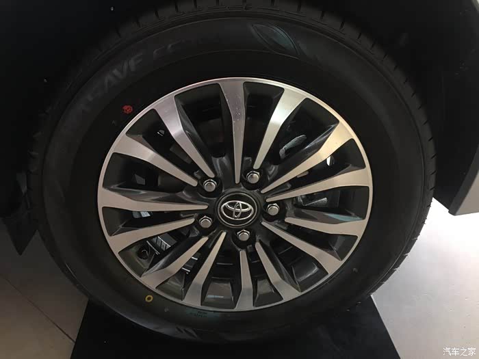 卡罗拉双擎先锋版轮毂