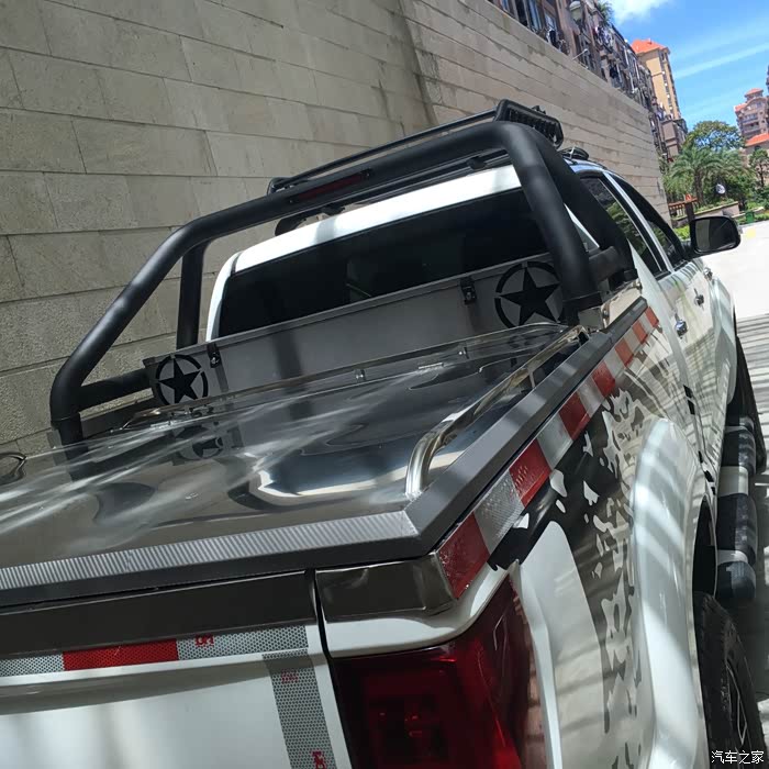 黄海n2珍珠白车身外观改装