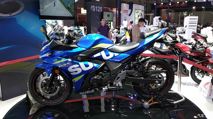 【图】贵阳首提~80后小少妇喜提gsx250r海神蓝~附60km测评_铃木摩托车