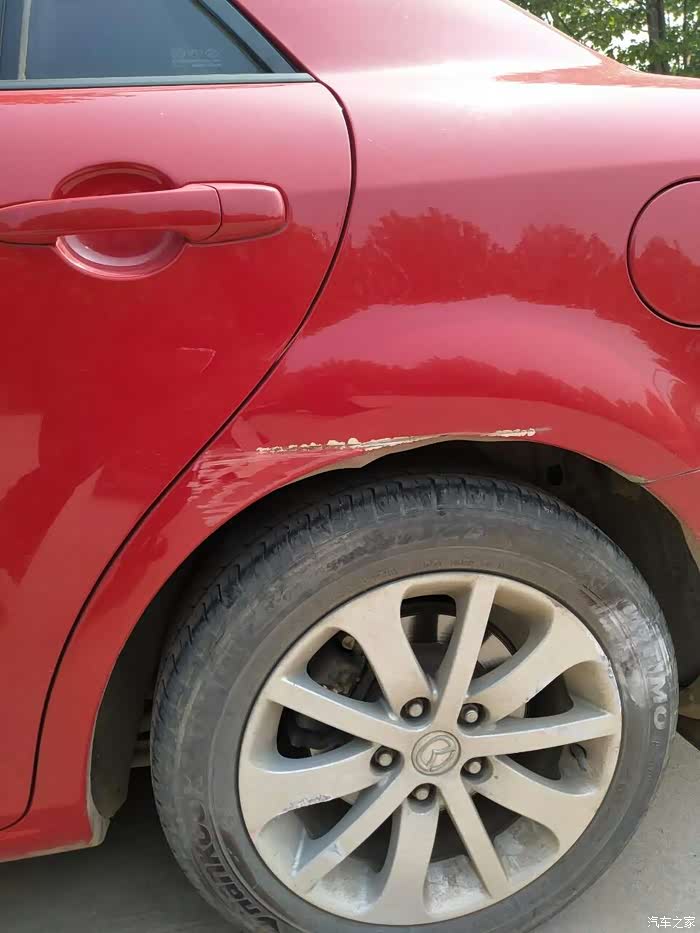 真让你说准了,上午我老婆说她同事的车被电动车撞了,又是个老头.