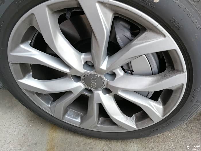 刹车轮毂上有黑色粉末