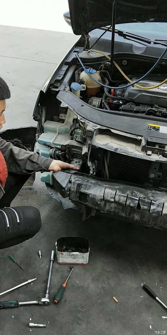 四年的迈腾冷凝器漏啦!不发文字,用图片说话