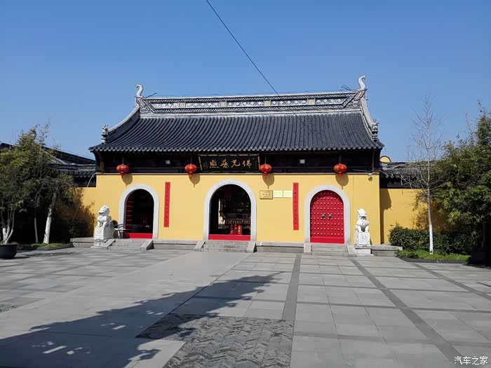 泰伯庙内大雄宝殿
