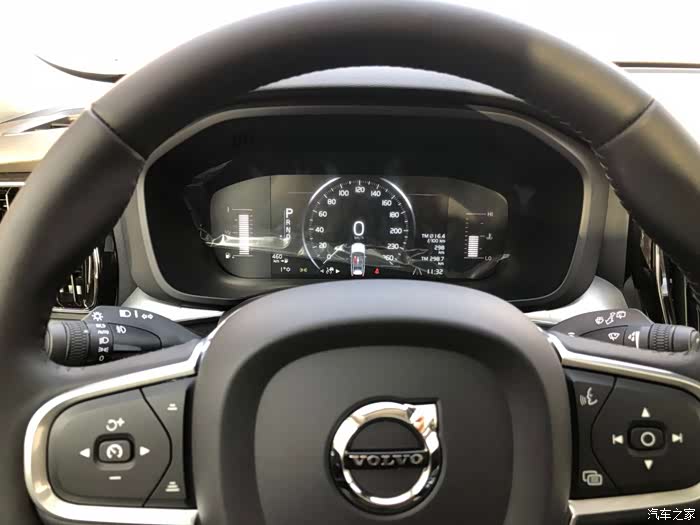 人文科技豪华suv喜提18款沃尔沃全新xc60