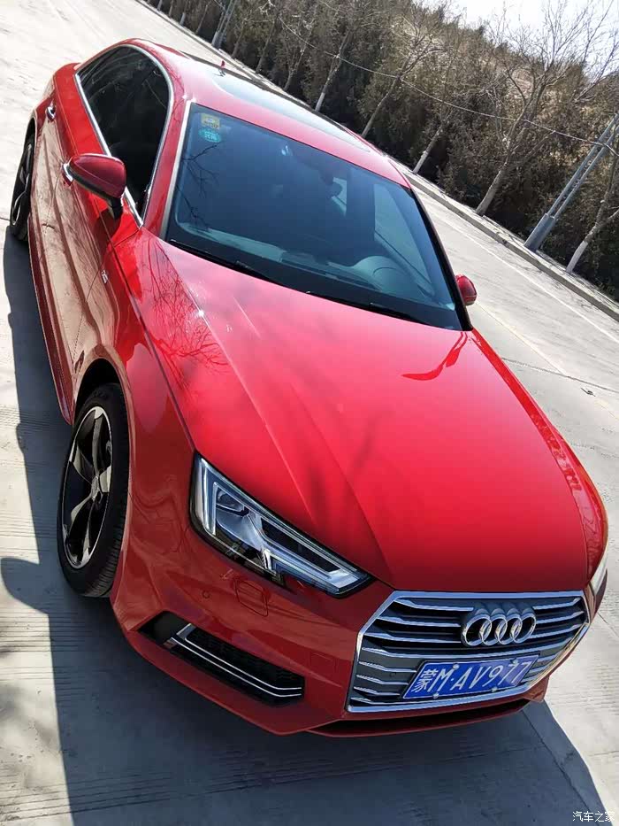 偶遇红色a4l时尚型