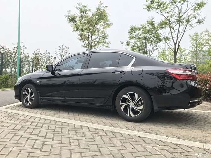 9.5代雅阁,两万里用车消费报告——附带媳妇比基尼美图来袭!