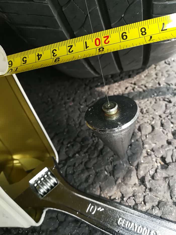 2万公里方向不正了,调整前束作业.