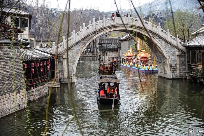 牵着撼路者来古北水镇,发生了我的n个第一次.