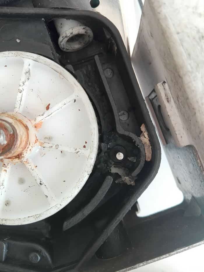 求助啊,谁拆过自动伸缩天线