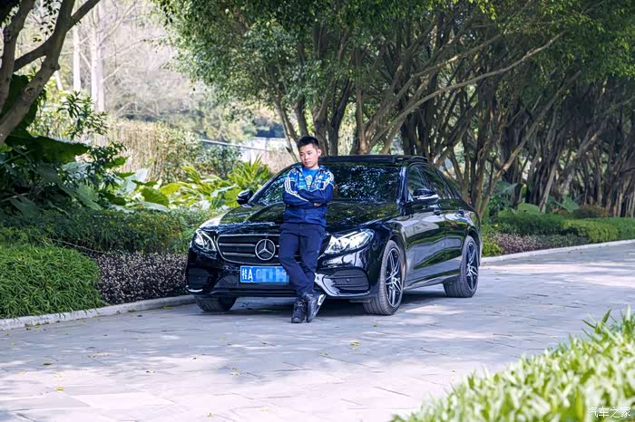 旧图新更,秀一下开了一年的奔驰e300