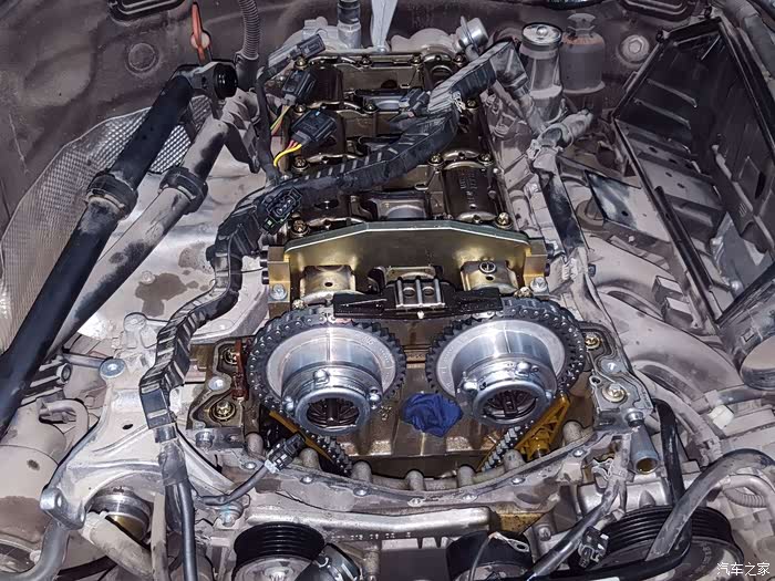 奔驰c200271发动机凸轮轴正时故障维修图解