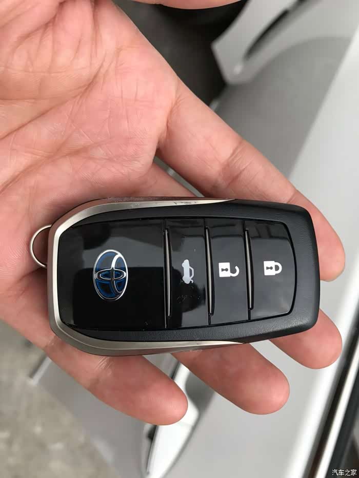 18款卡罗拉双擎提车及小改心得分享