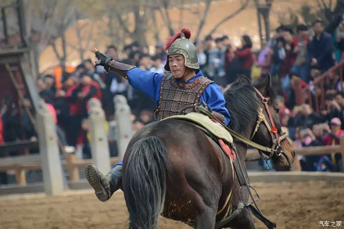 老俩口一只小狗狗五千公里孤独之旅