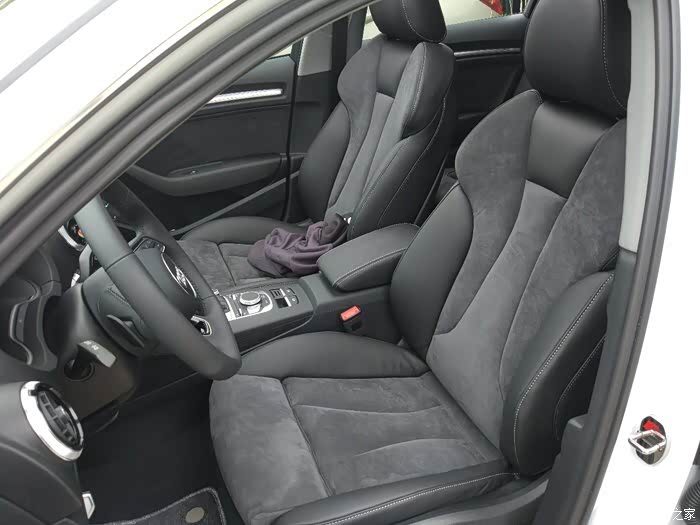 求哪位大神回答下座椅改装成翻毛皮的需要多少钱