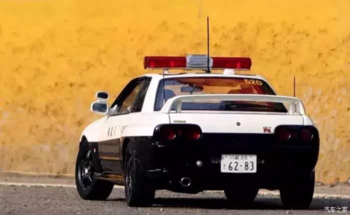 日本gtr32 警车模型