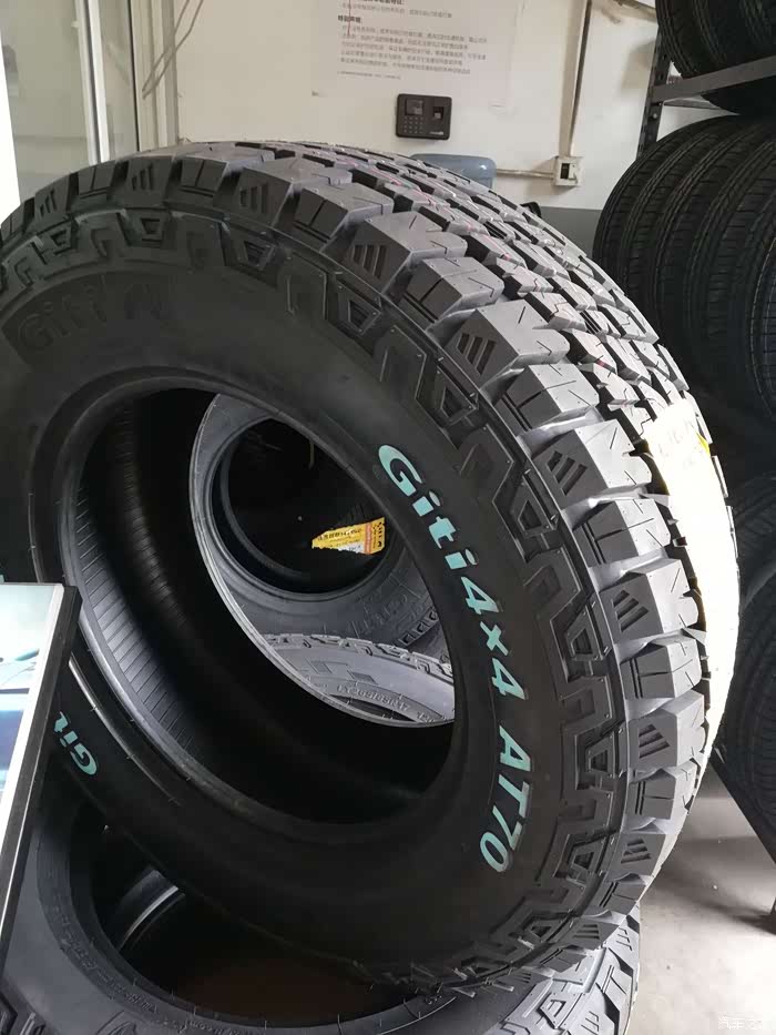 萨瓦纳众筹版6万公里里程换邓禄普at3g轮胎