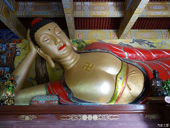 六朝宝殿水陆庵彩塑耀世论伯仲 千年古刹悟真寺卧佛显赫争雌雄