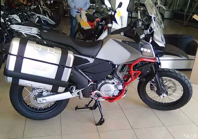 众人期待的swm650adv官方只说年内上市却一点消息都没有偷偷摸摸