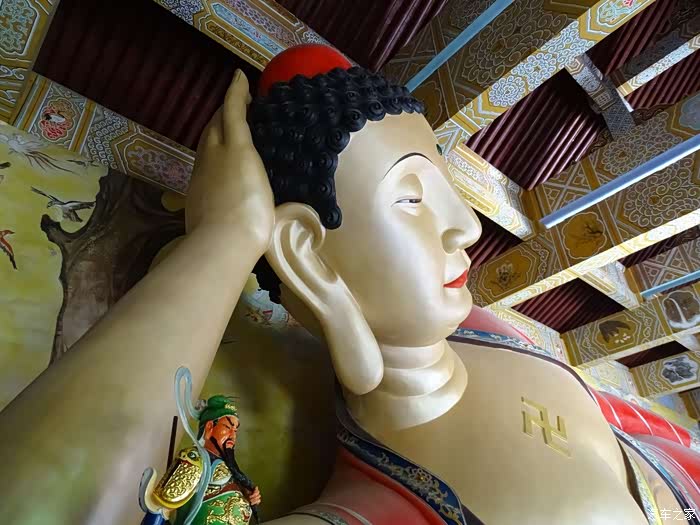 六朝宝殿水陆庵彩塑耀世论伯仲 千年古刹悟真寺卧佛显赫争雌雄