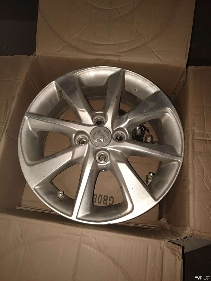 花冠铝合金轮毂