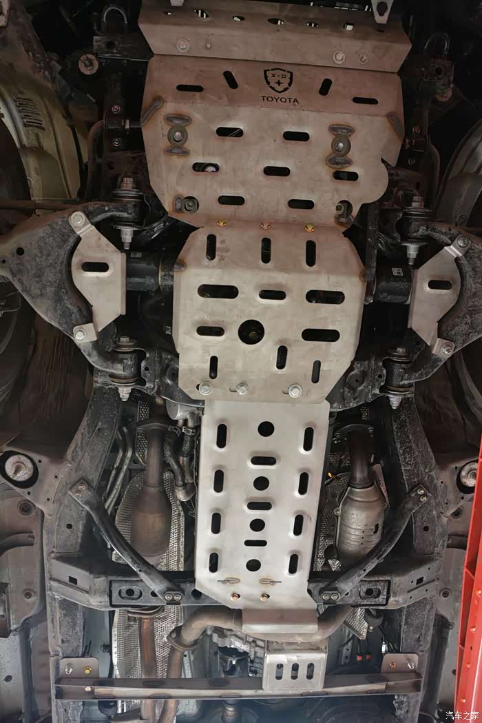 普拉多不锈钢底盘护板上装!