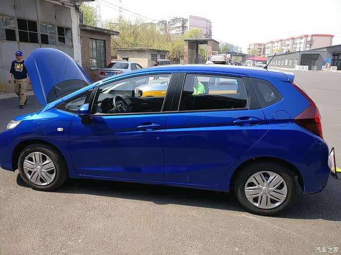 18款818海洋蓝飞度提车上牌作业