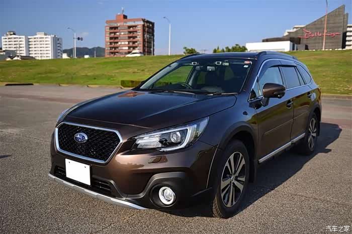 今天去看了18款傲虎新增了一种颜色是橡木珠光棕