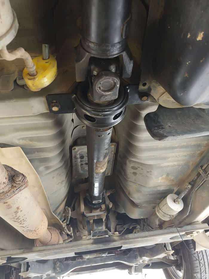 由于更换十字节出现抖动自己动手更换传动轴总成解决共振大片