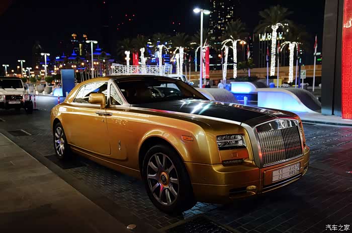 迪拜豪车一瞥我和女友的迪拜牧马人自驾之旅二