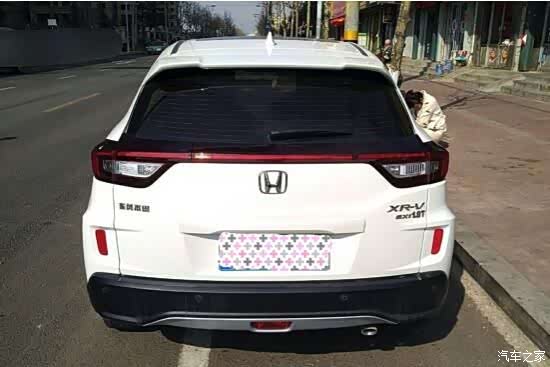 这车可能木有cx4辣么抢眼,但是属于耐看型.看久了,越发觉得好帅哈哈.