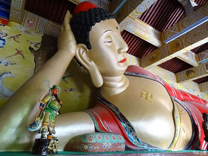 六朝宝殿水陆庵彩塑耀世论伯仲 千年古刹悟真寺卧佛显赫争雌雄