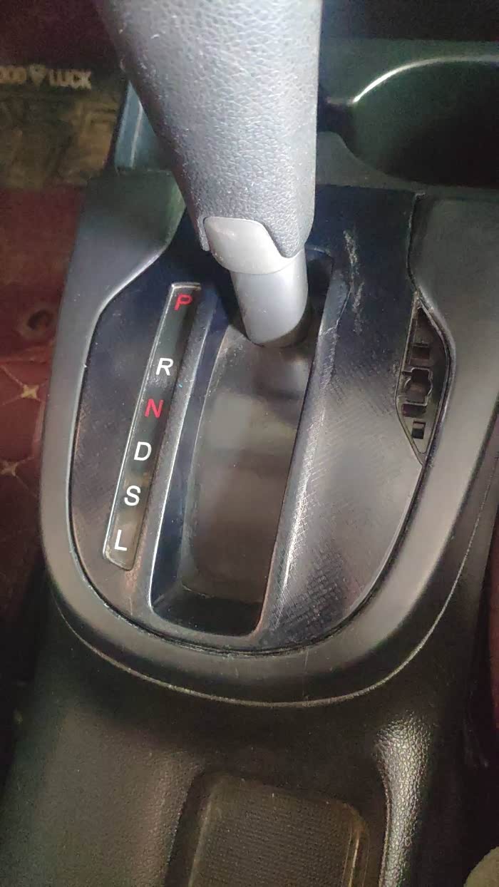 飞度自动挡档位面板怎么拆