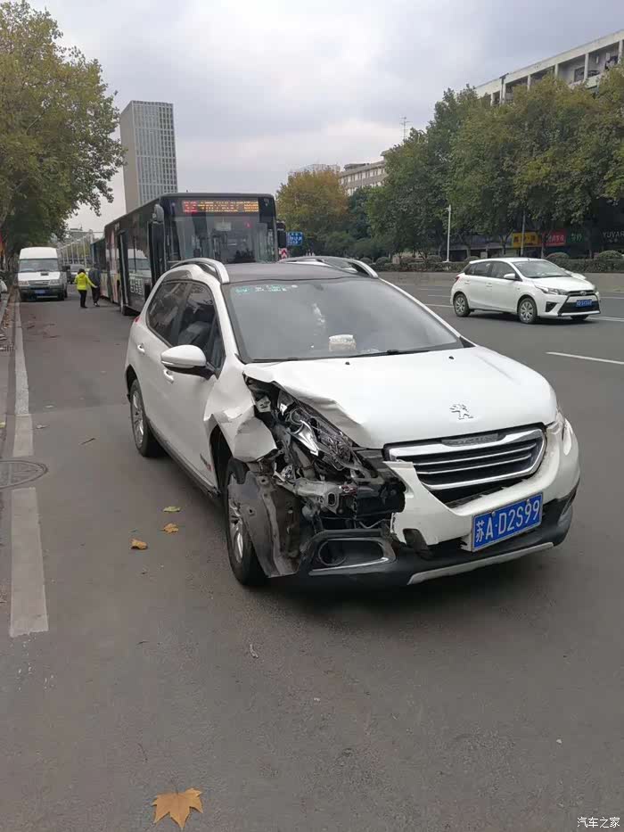 求大神过来看下,车辆撞车维修的问题