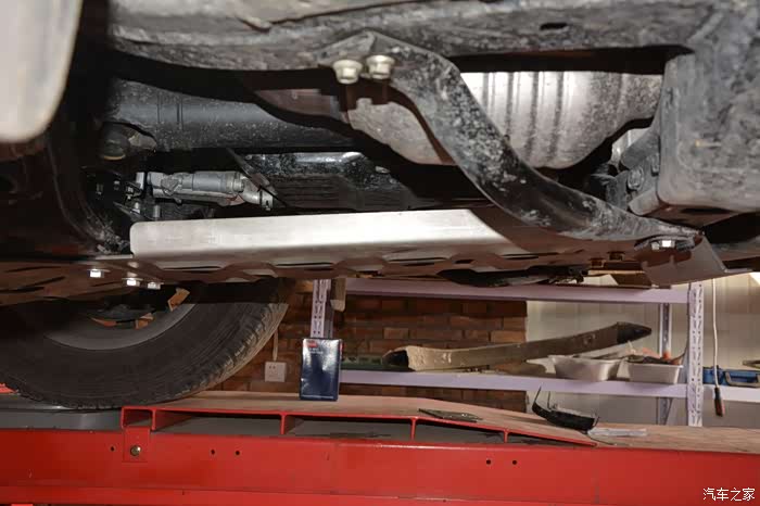 普拉多不锈钢底盘护板上装!