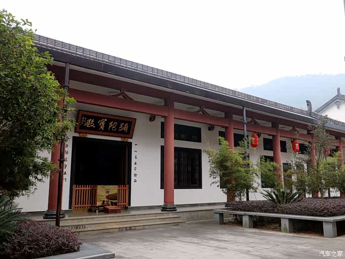 广西长安壹家人车友会自驾cs15参观宝华山应天寿佛寺