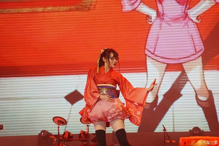 【支持307】动漫红人乐小漫精彩演绎动感歌曲