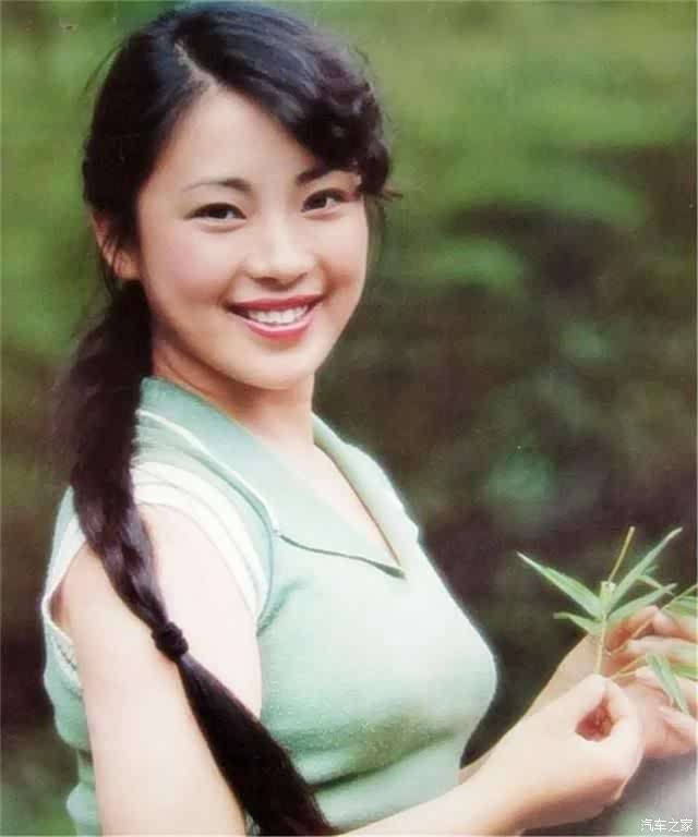 黄秋燕年轻照片